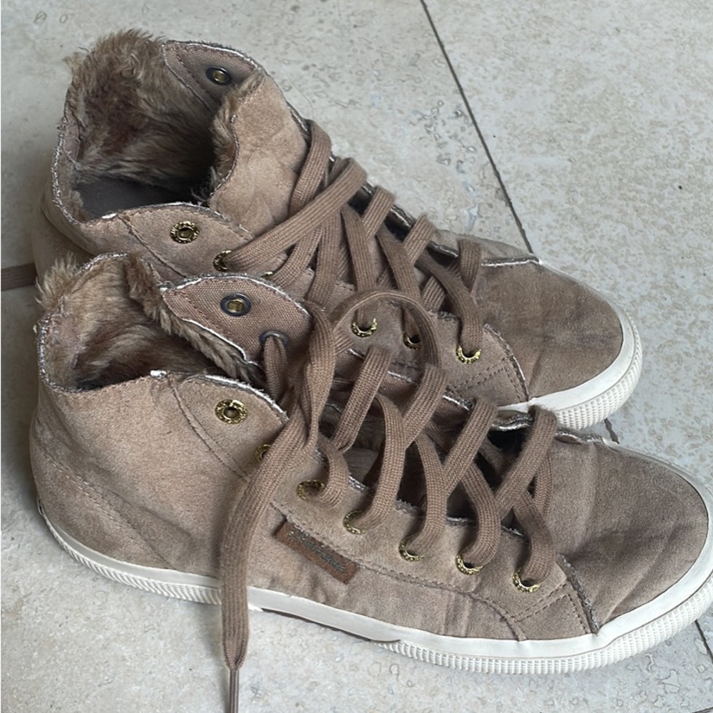 Superga hi top sneakers. Suede with fur inside. Size 37 (EUR)/6.5 (USA).